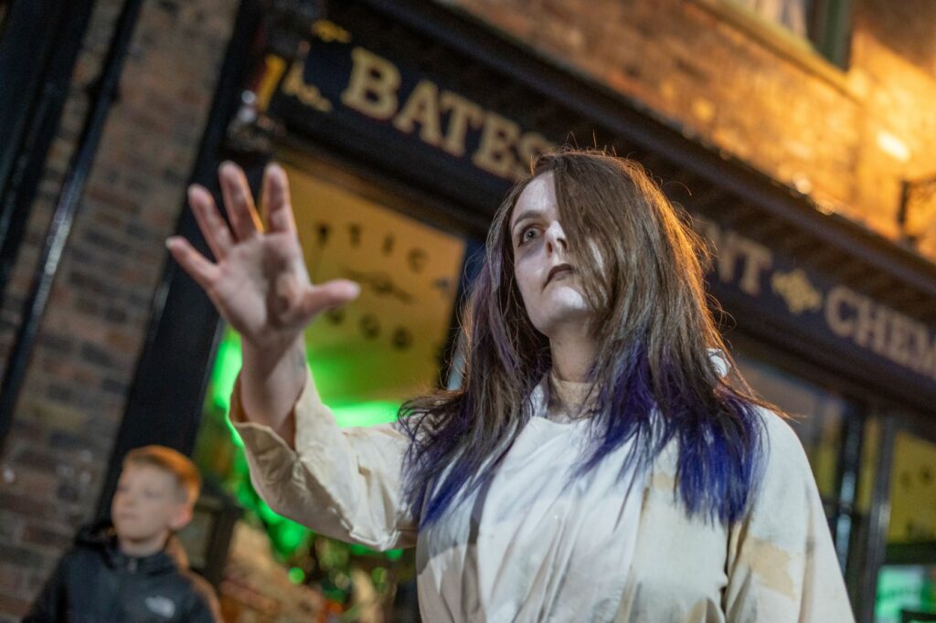 Ghostly Gaslight